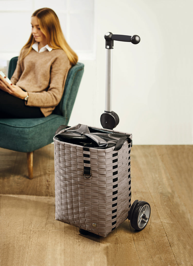 Shopper mit Silja-Tasche-www.shopping-trolley.ch